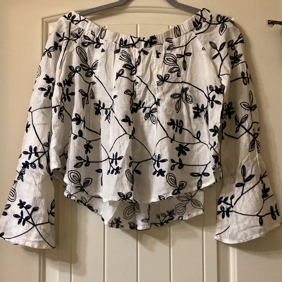 Small b. Original by Shoe Fly Top - Picture 7 of 8